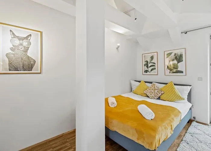 Spacious Next To Shopping Mall