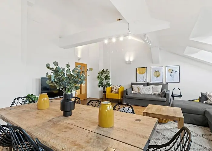 Spacious Next To Shopping Mall Apartment Wien