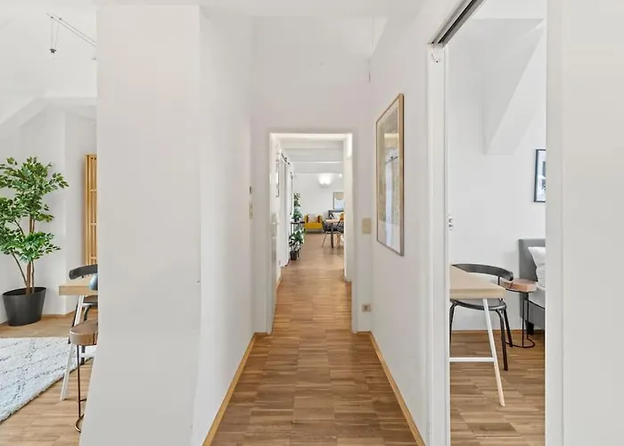 Apartment Spacious Next To Shopping Mall Wien