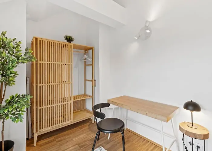 Spacious Next To Shopping Mall Apartment Wien